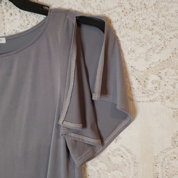 Green Envelope Los Angeles Grey top - Picture 11 of 16